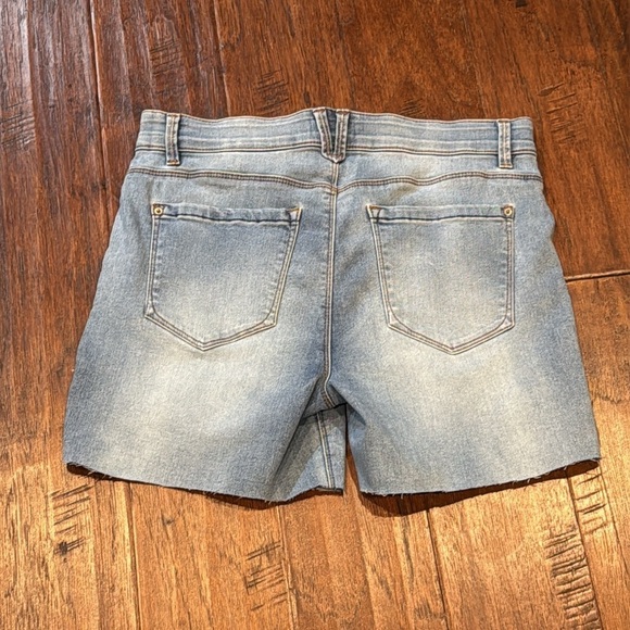 Size 10/30 Blue Denim Women's Shorts - Picture 2 of 9